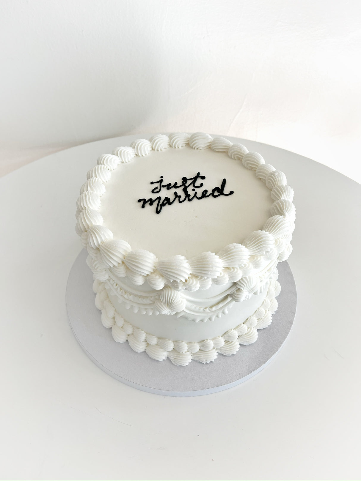 Lambeth Round Cake