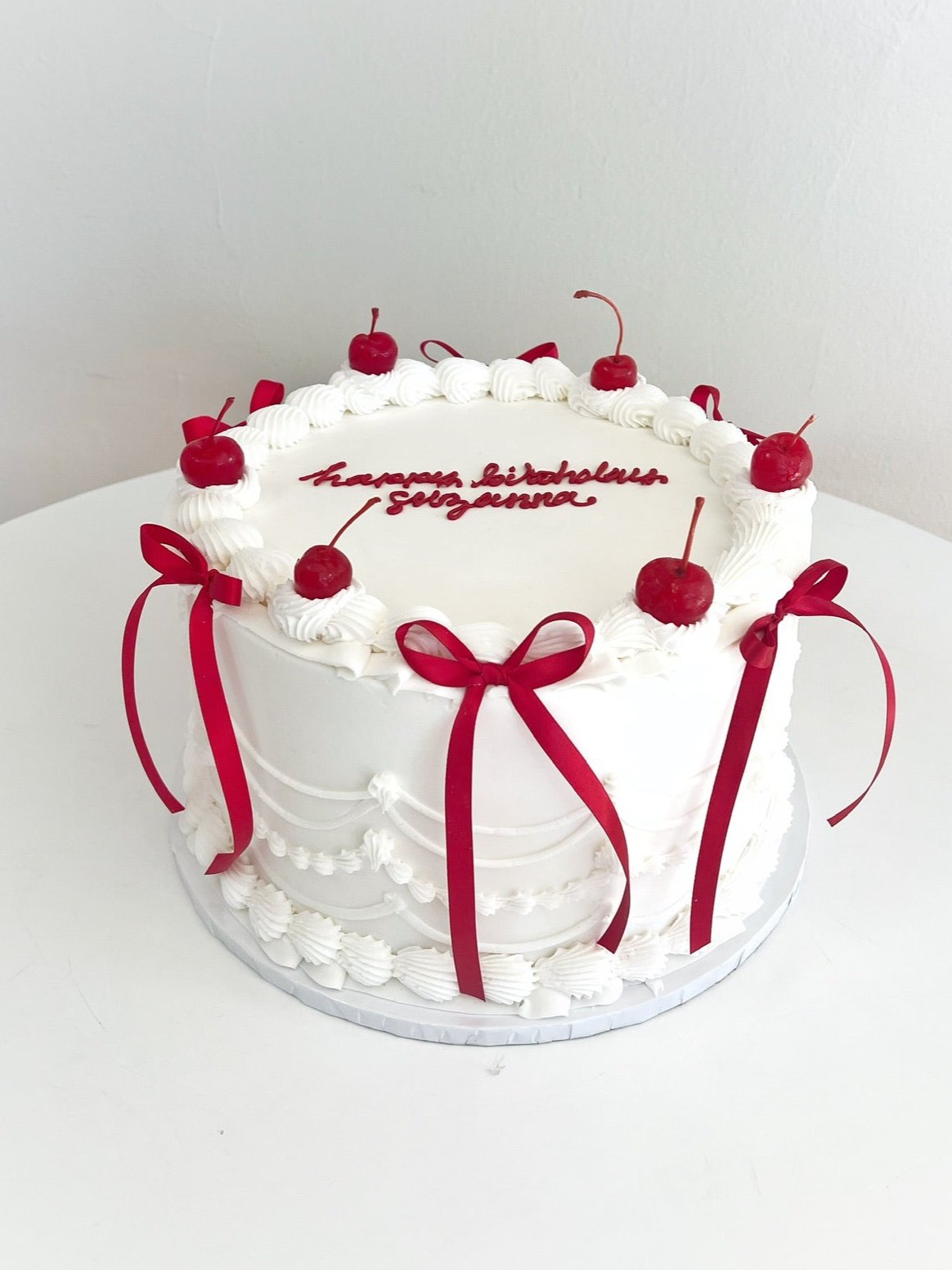 Lambeth Buttercream with Red Bows & Cherries