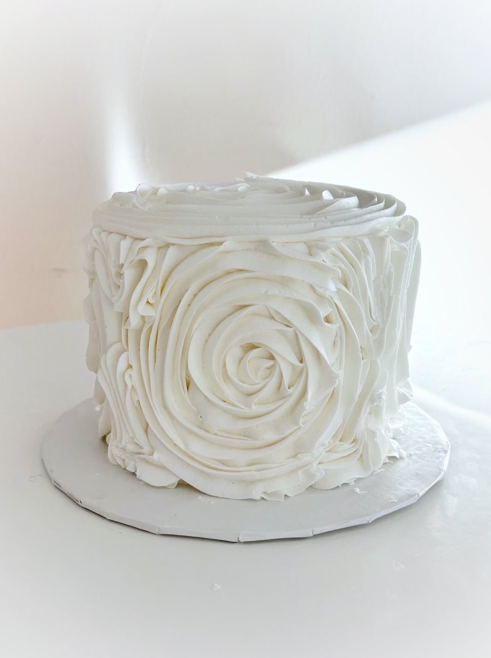 Basic Cake - Rose Ruffle